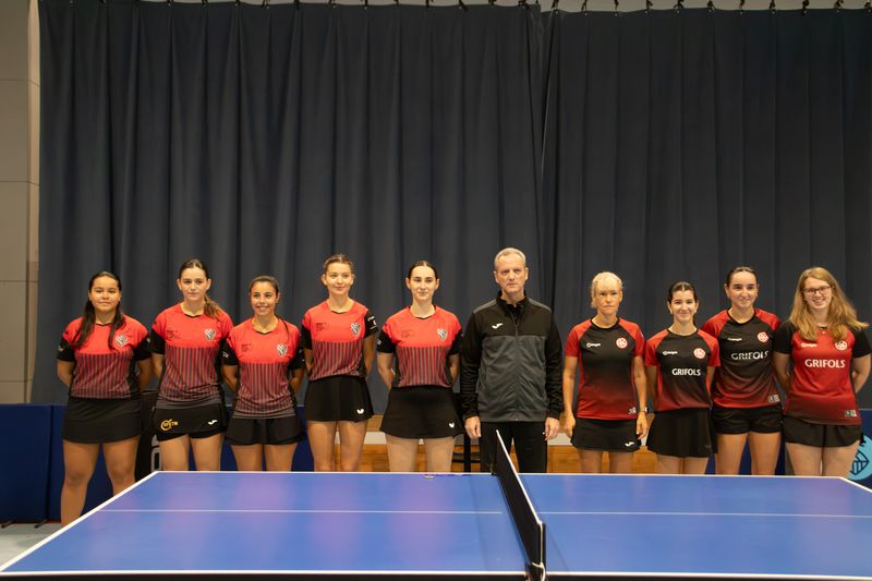 Imatges del primer partit al local de L'Hospitalet.