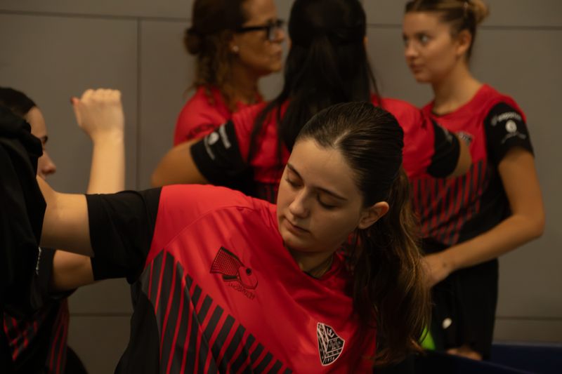 Imatges del primer partit al local de L'Hospitalet.