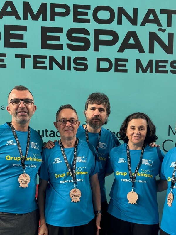 Grup Parkinson del CTT L'Hospitalet al Campionat d'Espanya de Tennis Taula — medalles de bronze