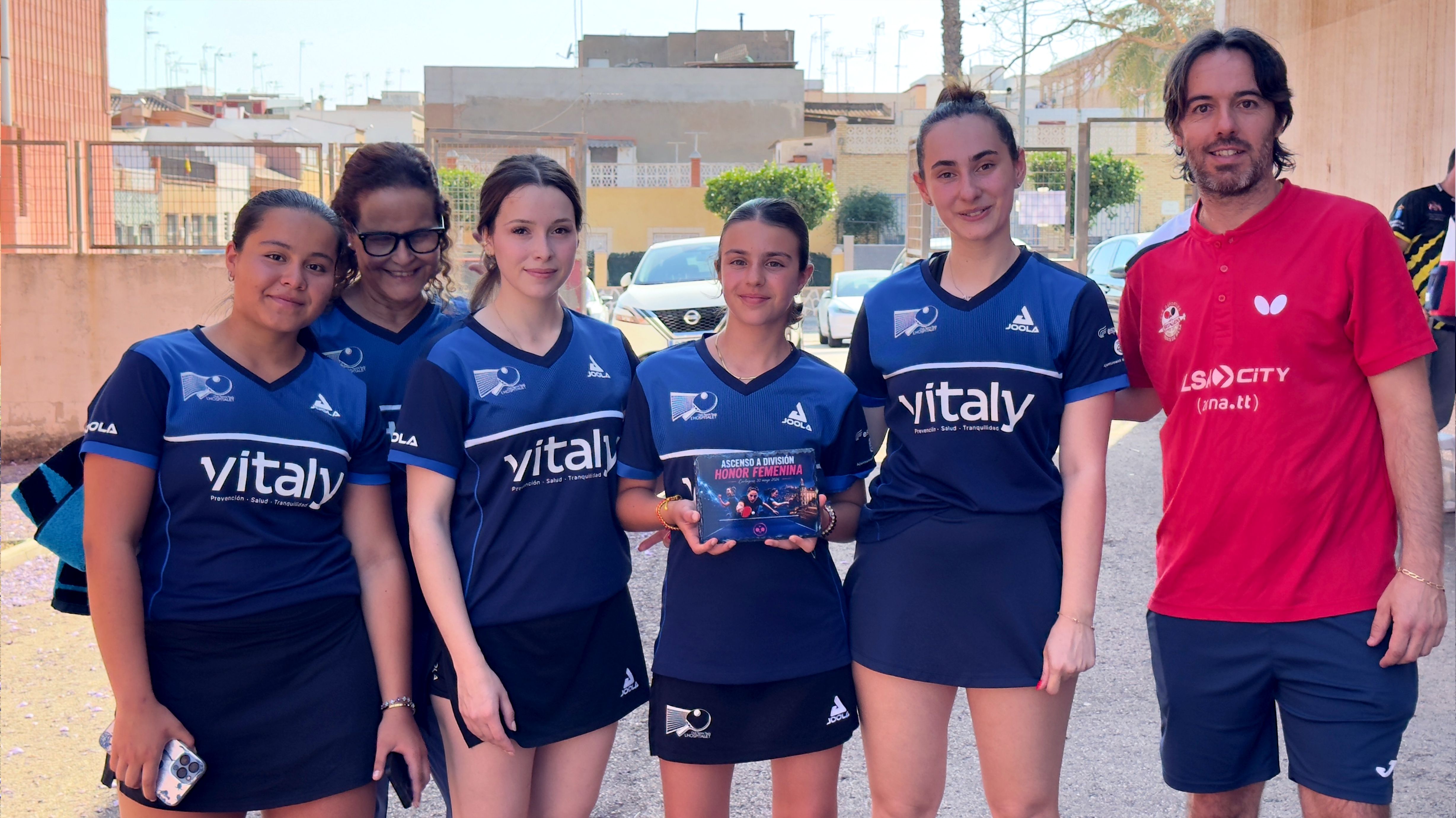 HISTÒRIC. L'equip femení del CTT L'Hospitalet, a la Divisió d'Honor